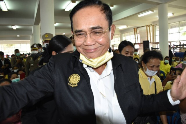 นายกฯ ลงใต้ เยี่ยมผู้ประสบภัย