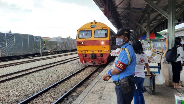 เปิดเดินรถไฟสายใต้หลังน้ำท่วมคลี่คลาย