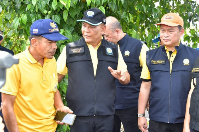 รองประพิศ ลุยนครศรี ฯ-ตรัง เร่งระดมเครื่องจักรช่วยอุทกภัย คาด 5-10 วันกลับสู่ปกติหากไม่มีฝนเพิ่ม