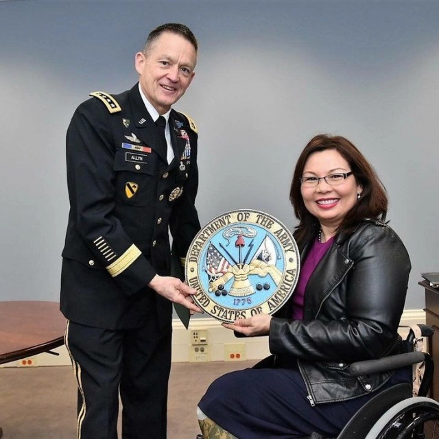 รู้จัก"ลัดดา แทมมี่ ดักเวิร์ธ" ส.ว.ลูกครึ่งไทย-อเมริกัน