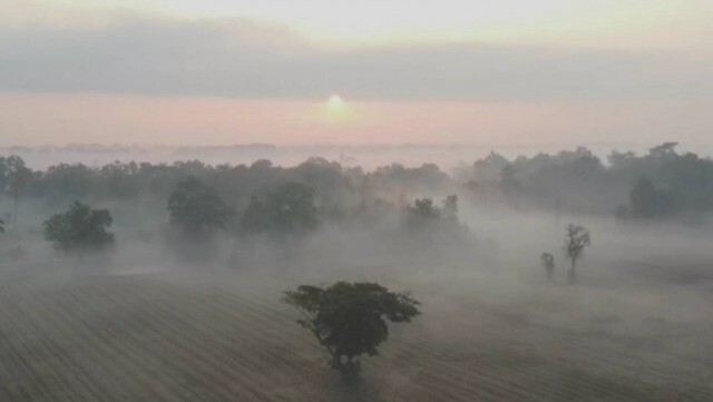 หมอกปกคลุมเมืองพะเยา-อุณหภูมิ13 องศาฯ