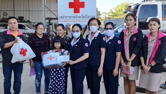 กาชาดช่วยเหลือลูกสาวช่างซ่อมนอนหนาวตาย