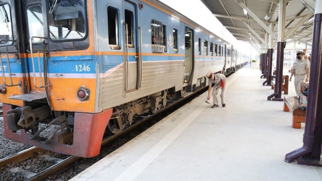 หญิงวัย54กระโดดให้รถไฟทับบาดเจ็บคาดป่วยซึมเศร้า