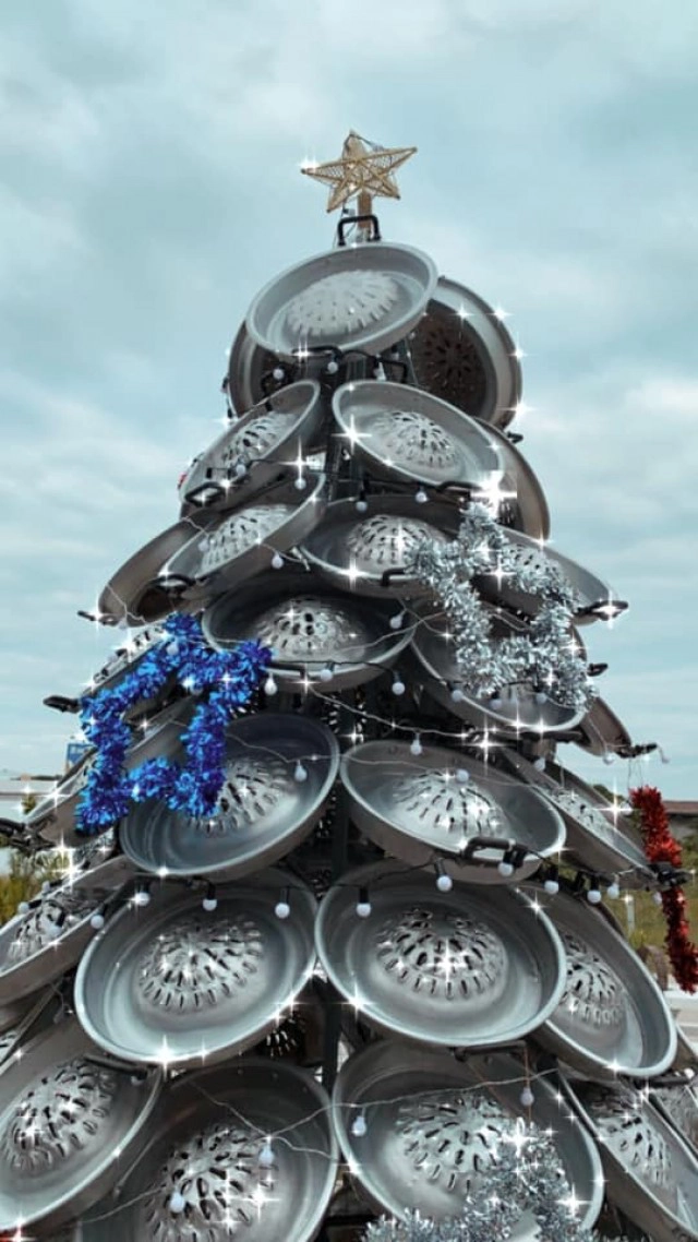 ไอเดียบรรเจิด! ต้นคริสต์มาสกระทะร้อน เจ้าแรกเจ้าเดียวในประเทศ!!