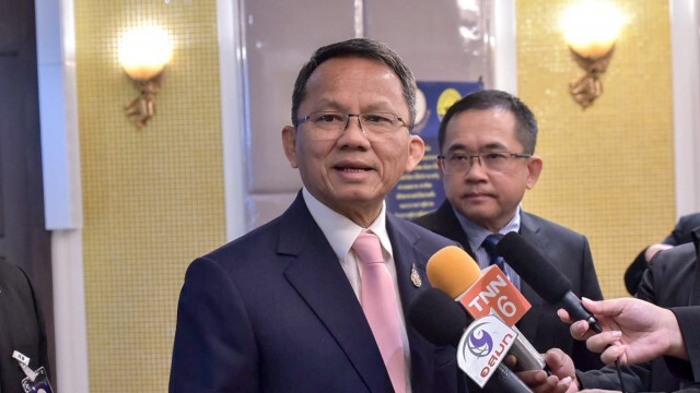 "สมศักดิ์" ยันดีเอสไอไม่เกี่ยวคดี "น้องชายธนาธร"