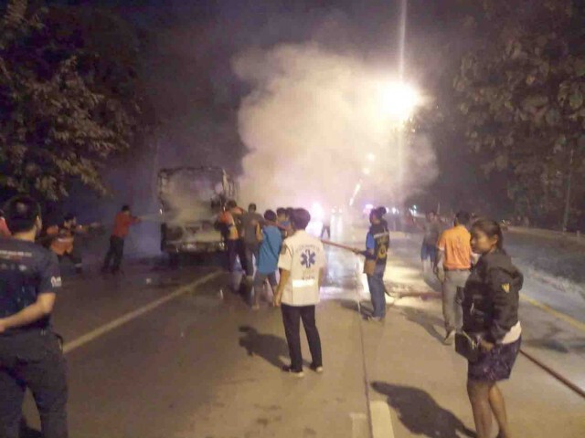 ไฟไหม้รถกระบะบรรทุกถังไฮโดนเจนวอด