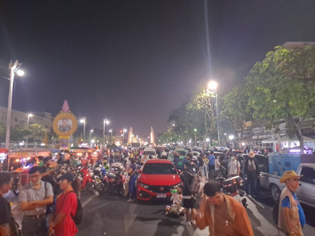 "ราษฎร​63"​ เตรียมหยุดชุมนุมยาว​กลับมาสู้ปีหน้า