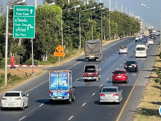 จราจรถนนมิตรภาพช่วงบ่ายรถแน่นหลายจุด