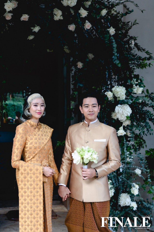 "แก้ว จริญญา" แจงดราม่าเรื่องสีผมไม่เหมาะกับชุดไทยวันแต่งงาน