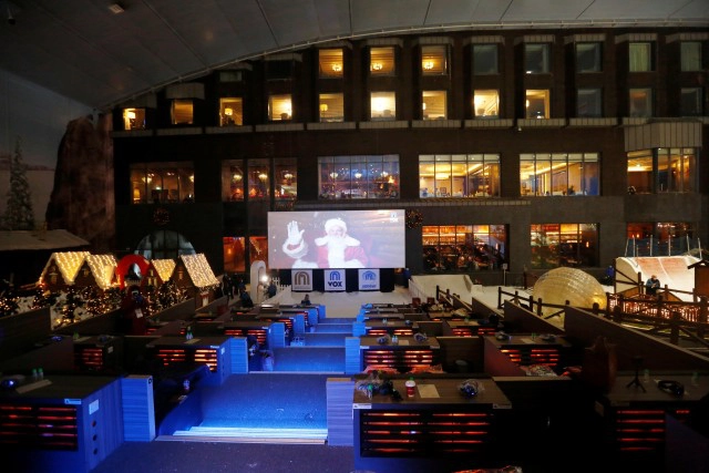 ยูเออีจัดดูหนังกลางหิมะ แก้คิดถึงบ้าน