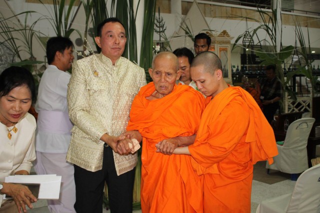 สุดอาลัย!! "หลวงปู่หวล" เกจิฯดังวัตถุมงคล'เหล็กไหล' มรณภาพแล้ว