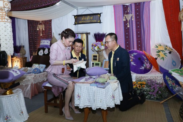 "พระราชินี" ทรงห่วงใยราษฎร บุคลากรทางการแพทย์ ในพื้นที่เสี่ยง "โควิด 19"