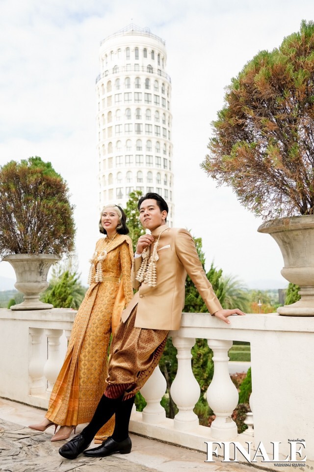"แก้ว จริญญา" แจงดราม่าเรื่องสีผมไม่เหมาะกับชุดไทยวันแต่งงาน