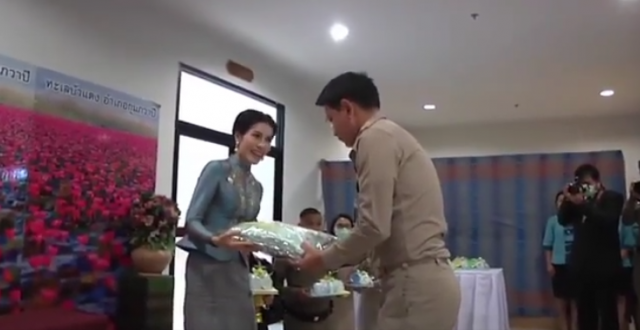 เจ้าคุณพระสินีนาฏ ทรงให้กำลังใจนักโทษที่ได้รับการอภัยโทษ พร้อมย้ำเงินไม่ใช่เป้าหมายในชีวิต