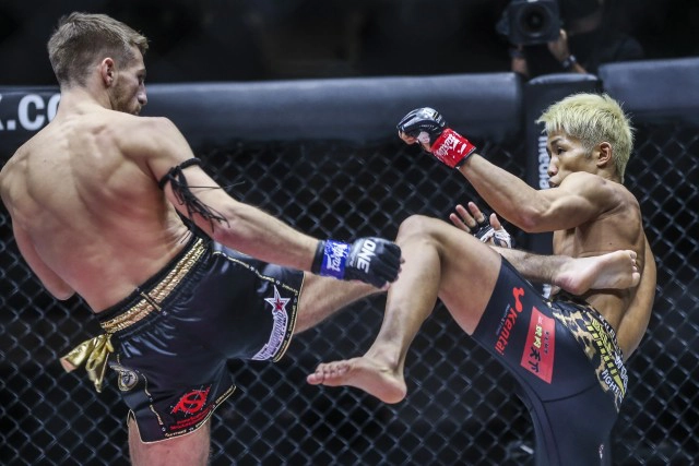 โจนาธาน สอย ทาอิกิ   คว้าชัย " วัน แชมเปียนชิพ"