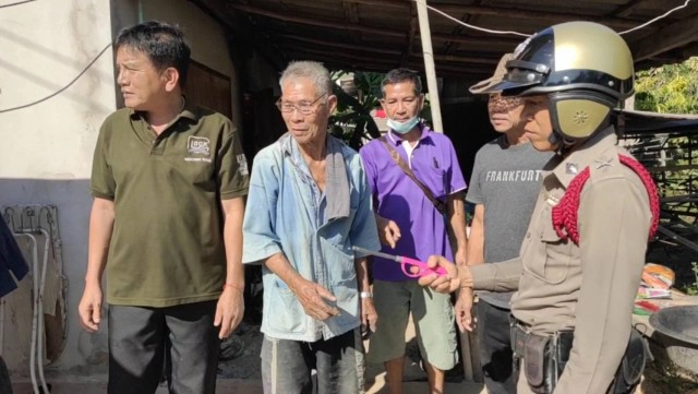 หวิดวอด! เด็กเล่นจุดไฟเผาแผงไข่