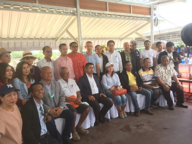 "บิ๊กโจ๊ก" เปิดสนามต้นแบบ "กีฬาชนโคสิงหนคร"