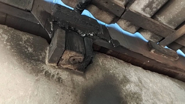 หวิดวอด! เด็กเล่นจุดไฟเผาแผงไข่