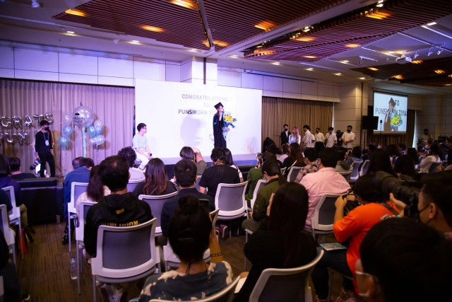 แฟนคลับ ร่วมยินดี "ปัญ BNK48" จบป.ตรี พร้อมแนะเคล็ดลับการเรียนควบคู่การทำงาน