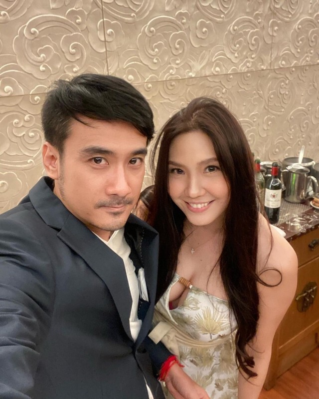 "บอลลูน" แจงชัดสัมพันธ์ "ทนายเจมส์" แค่ไปทานข้าว แต่งานนี้..ชาวเน็ตกลับโฟกัสอีกสิ่ง