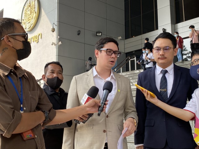 อัยการถอนฟ้องคดี "รังสิมันต์ โรม" นำคนอยากเลือกตั้งไล่ คสช.