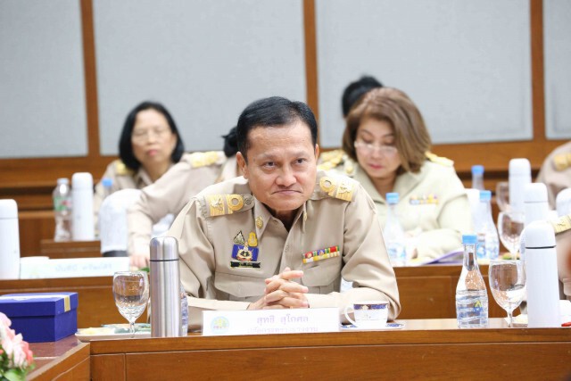 "สุชาติ" รมว.แรงงาน มอบนโยบาย สปส. ภารกิจ 7 ข้อ เน้นขับเคลื่อนงานเพื่อช่วยเหลือลูกจ้าง ผู้ประกันตน