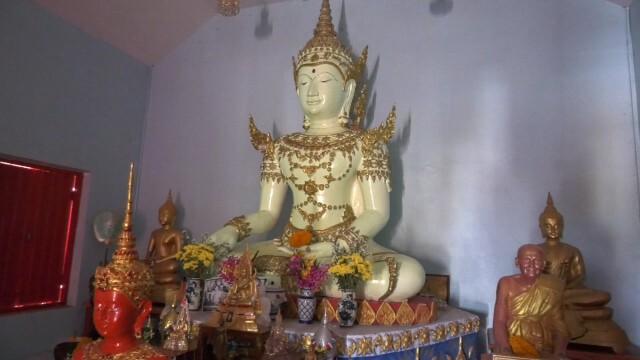 ขอโชค!พระพุทธรูปเรืองแสง