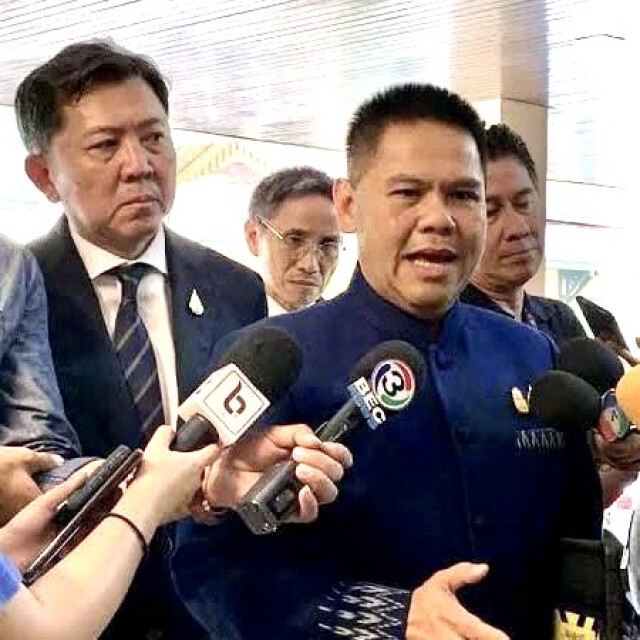 "วราวุธ" แจง 2 ต่างชาติจับสัตว์ทะเลเซลฟี่ขออุทธรณ์โทษ