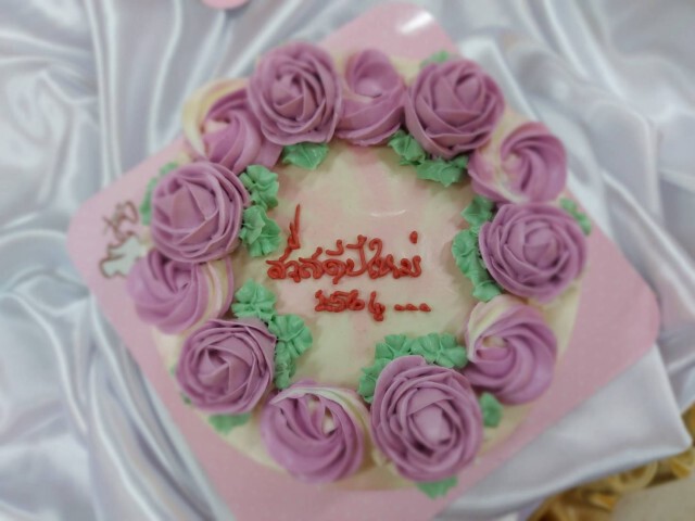มอบ"เค้ก"ของขวัญปีใหม่" ราคาย่อมเยา