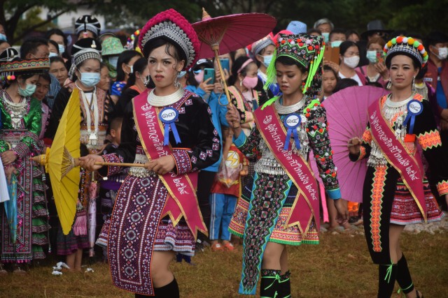 ชาวบ้านนับพันร่วมงาน"ปีใหม่ม้ง"
