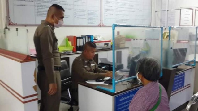โชคดีที่สุด!ยายวัย72ปี ถูกรางวัลที่1รับ12ล้านบาท