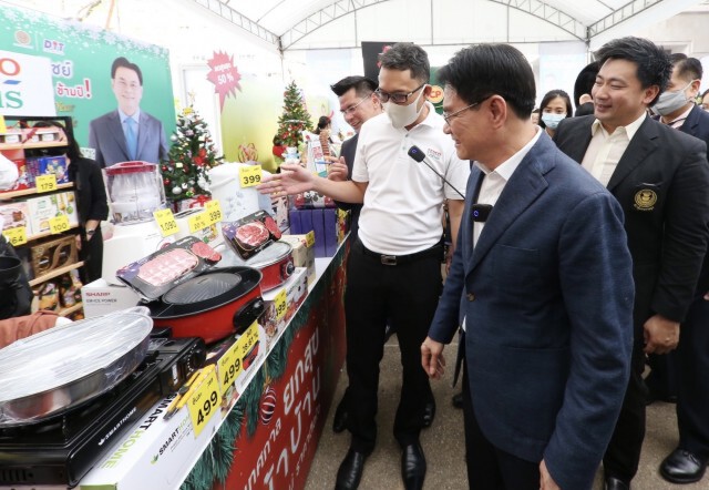 เทสโก้ โลตัส ผนึกพาณิชย์ ลดราคาสินค้า 1,000 รายการช่วงปีใหม่