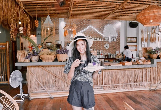 "พี่มาด" เผยเส้นทางรัก"น้องมอส" อบอุ่นหัวใจ..แม้วัยห่างกัน 32 ปี