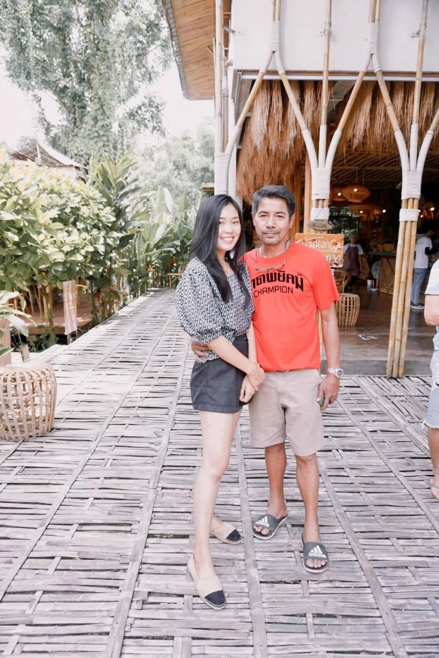 "พี่มาด" เผยเส้นทางรัก"น้องมอส" อบอุ่นหัวใจ..แม้วัยห่างกัน 32 ปี