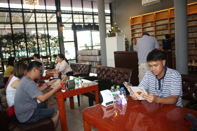 "แฟบ้านยาย" คาเฟ่ย้อนวันวาน ถูกใจคนรักหนังสือการ์ตูน