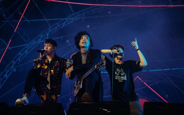 Tilly Birds ขอโทษทุกฝ่ายจากใจ เหตุแสดงสัญลักษณ์ทางการเมืองบนเวทีบิ๊กเมาน์เท่น