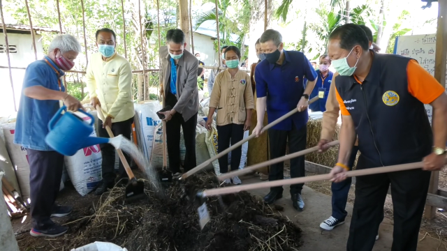 สร้างคนต้นแบบ "โคก หนอง นา โมเดล"