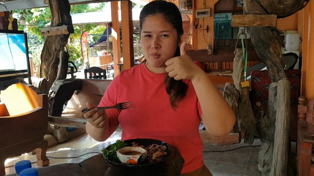 นึกว่าหาเสียง! -ที่แท้โฆษณา"วัวหันอินเตอร์ลำพูน"