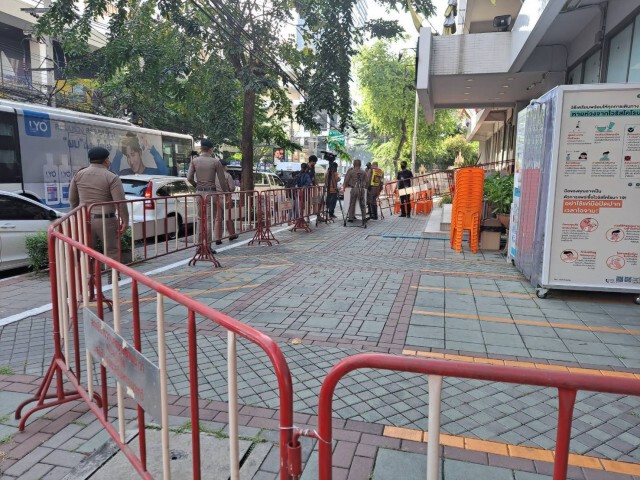 ชวนมวลชนแต่งชุดไทยให้กำลังใจ 2 ผู้ได้รับหมายเรียกม.112