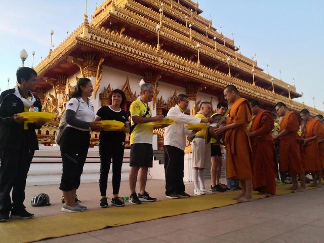 ทัวร์2ล้อปั่น"ตื่มบุญ" รอบบึงแก่นนคร