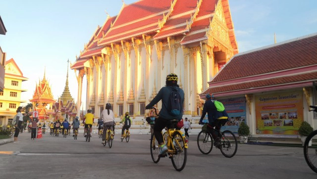 ทัวร์2ล้อปั่น"ตื่มบุญ" รอบบึงแก่นนคร