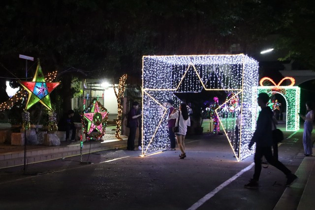 จุดเช็คอิน! รร.เซนต์นิโกลาสรับคริสต์มาส-ปีใหม่