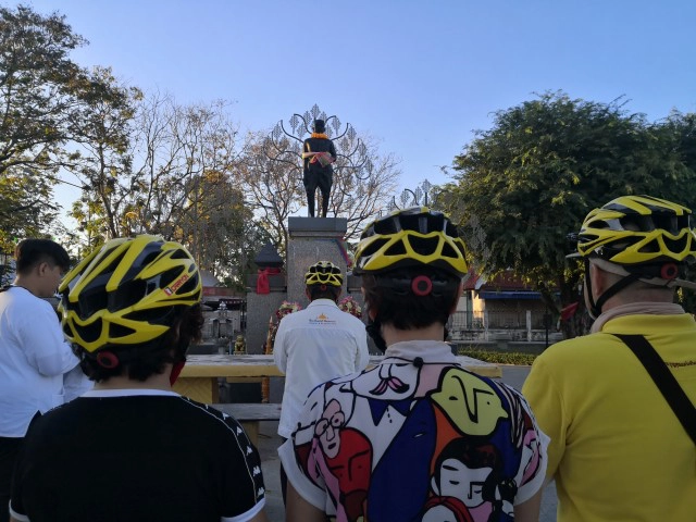 ทัวร์2ล้อปั่น"ตื่มบุญ" รอบบึงแก่นนคร