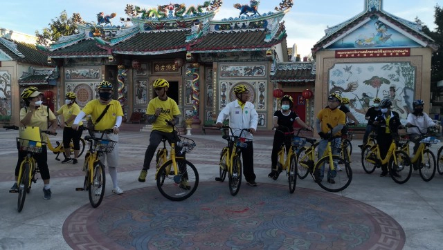 ทัวร์2ล้อปั่น"ตื่มบุญ" รอบบึงแก่นนคร