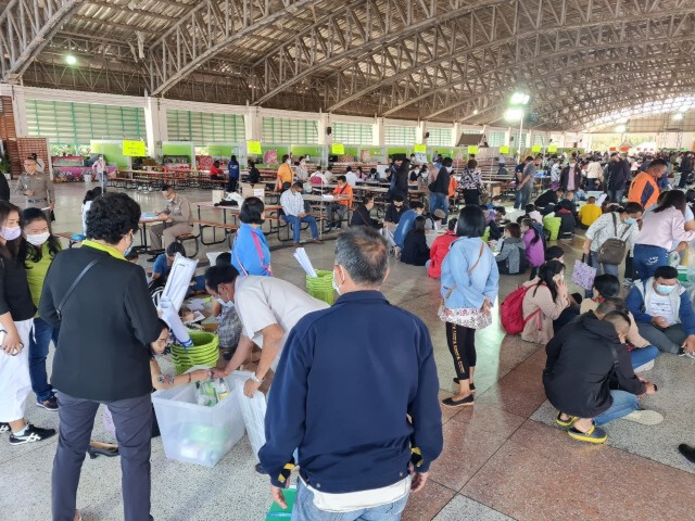 โคราชแห่รับหีบบัตรเลือกตั้งคึกคัก พร้อมจัดเลือกตั้งพรุ่งนี้