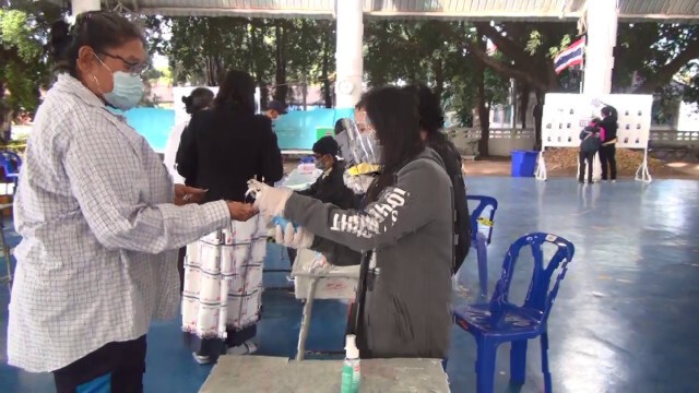 ฝ่าอากาศหนาวเข้าคิวใช้สิทธิ์เลือกตั้ง อบจ.คึกคักแต่เช้า