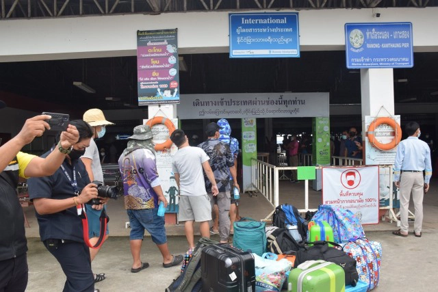 ระนองผวาโควิด-19 ผู้ว่าฯ ออกหนังสือสกัดการระบาด