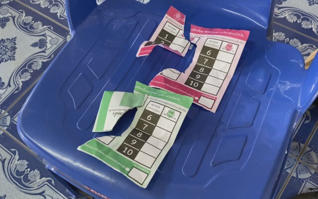 จับหนุ่มใหญ่ฉีกบัตรเลือกตั้งบอกไม่ชอบผู้สมัครทุกคน
