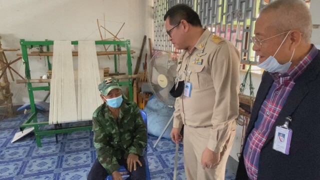 จับหนุ่มใหญ่ฉีกบัตรเลือกตั้งบอกไม่ชอบผู้สมัครทุกคน