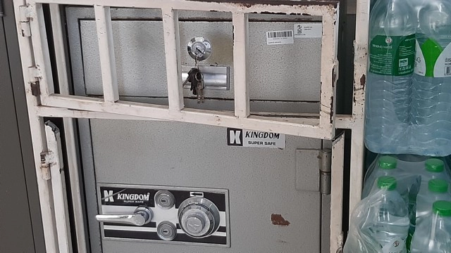 รวบแคชเชียร์งัดตู้เซฟขโมยเงินปั๊ม